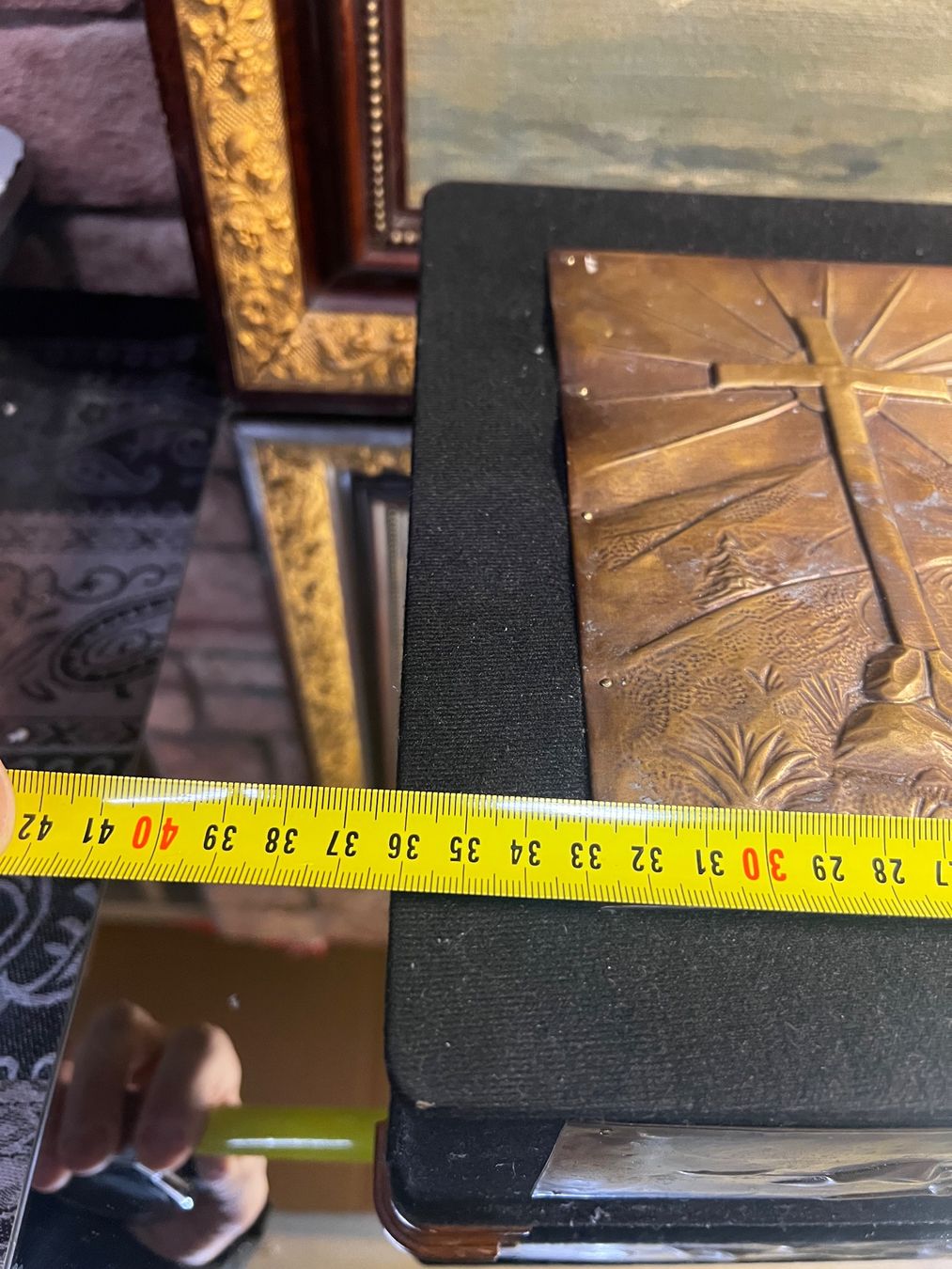 Portagioie: Antike Schmuckschatulle mit Messingrelief – Usato da Oberengstringen venduto da Djs 7