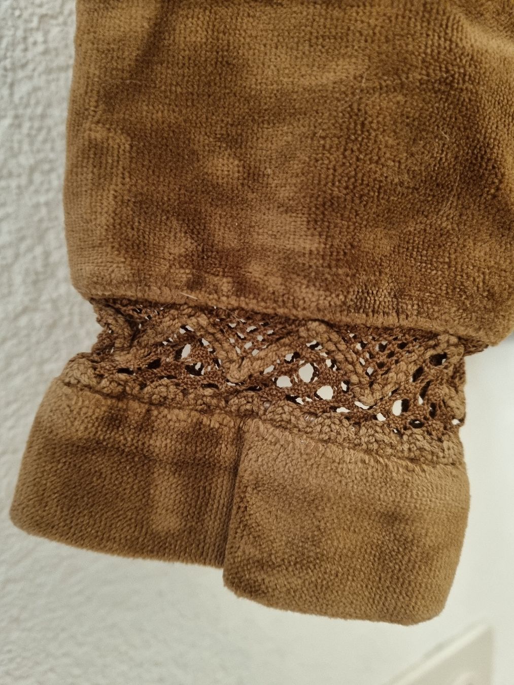 DKNY Maglioni & Felpe: DKNY Velours-Hoodie Grösse 8 – Usato da Lengnau AG venduto da Endless 3