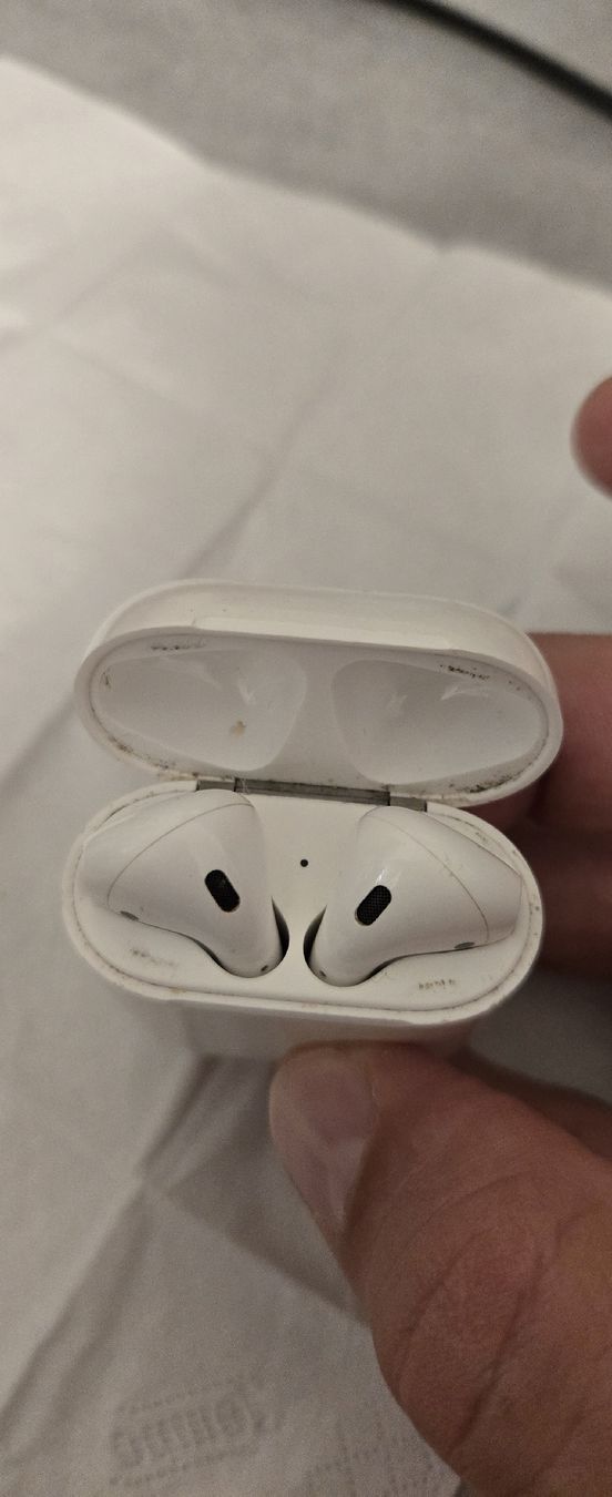 Apple Cuffie: Apple AirPods mit Ladecase – Usato da Neuenhof venduto da archia 6