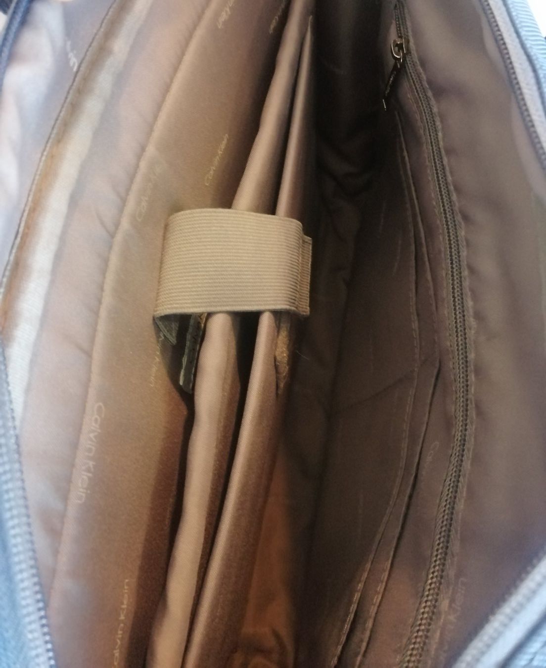 Calvin Klein Sacs: Calvin Klein Laptoptasche – Neuf (Voir description) à Mosnang par creativist 3