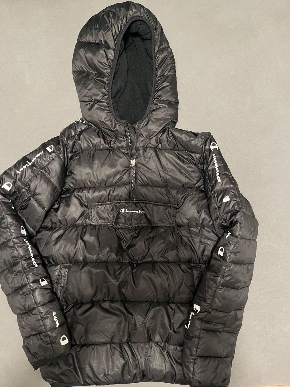 Champion Jacken & Mäntel: Champion Winterjacke schwarz – Gebraucht aus St. Gallen von Nickat