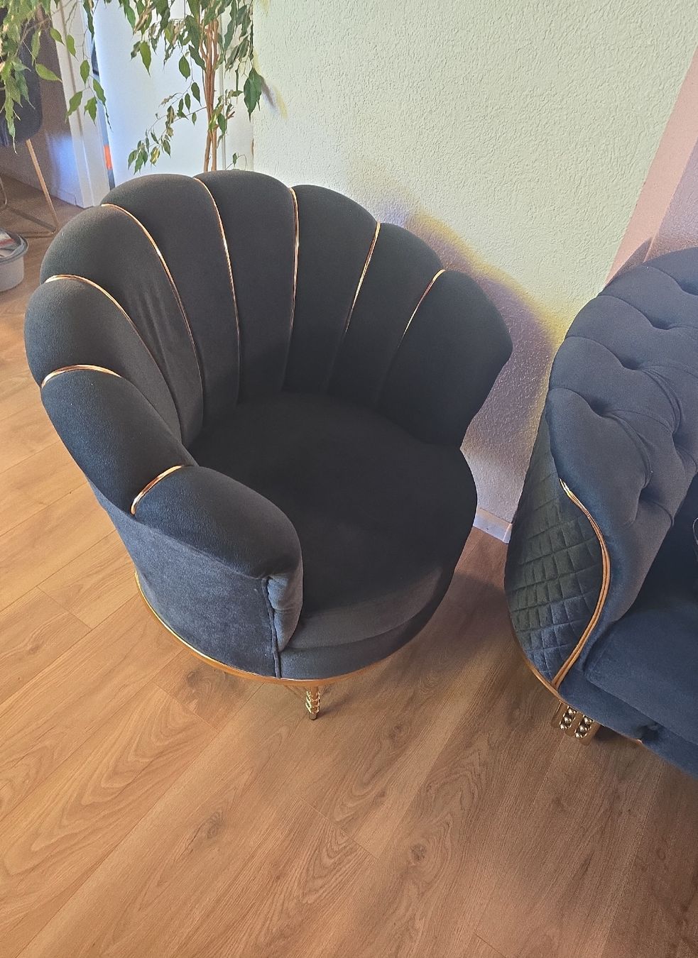 Sofas: Couch mit Tisch und 8Kissen – Neu (gemäss Beschreibung) aus Beinwil am See von wol_9rqp 4
