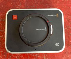 Blackmagic Production Camera 4K +Volta Gold Mount Battery