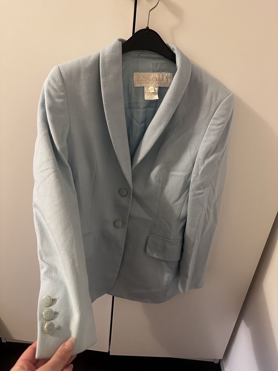 Escada Completi & Tailleur: Escada Blazer, hellblau, Gr. 36 – Usato da Zürich venduto da millaiana