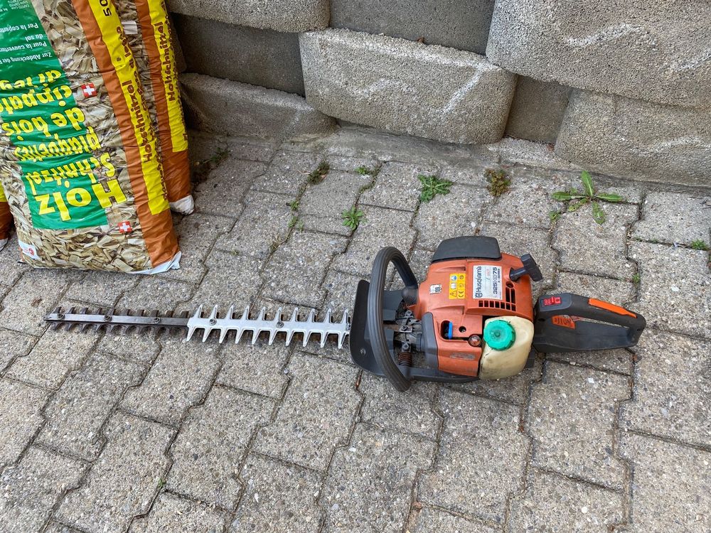 Heckenschere Husqvarna 325HD75 xseries defekt ab 1. Kaufen auf Ricardo