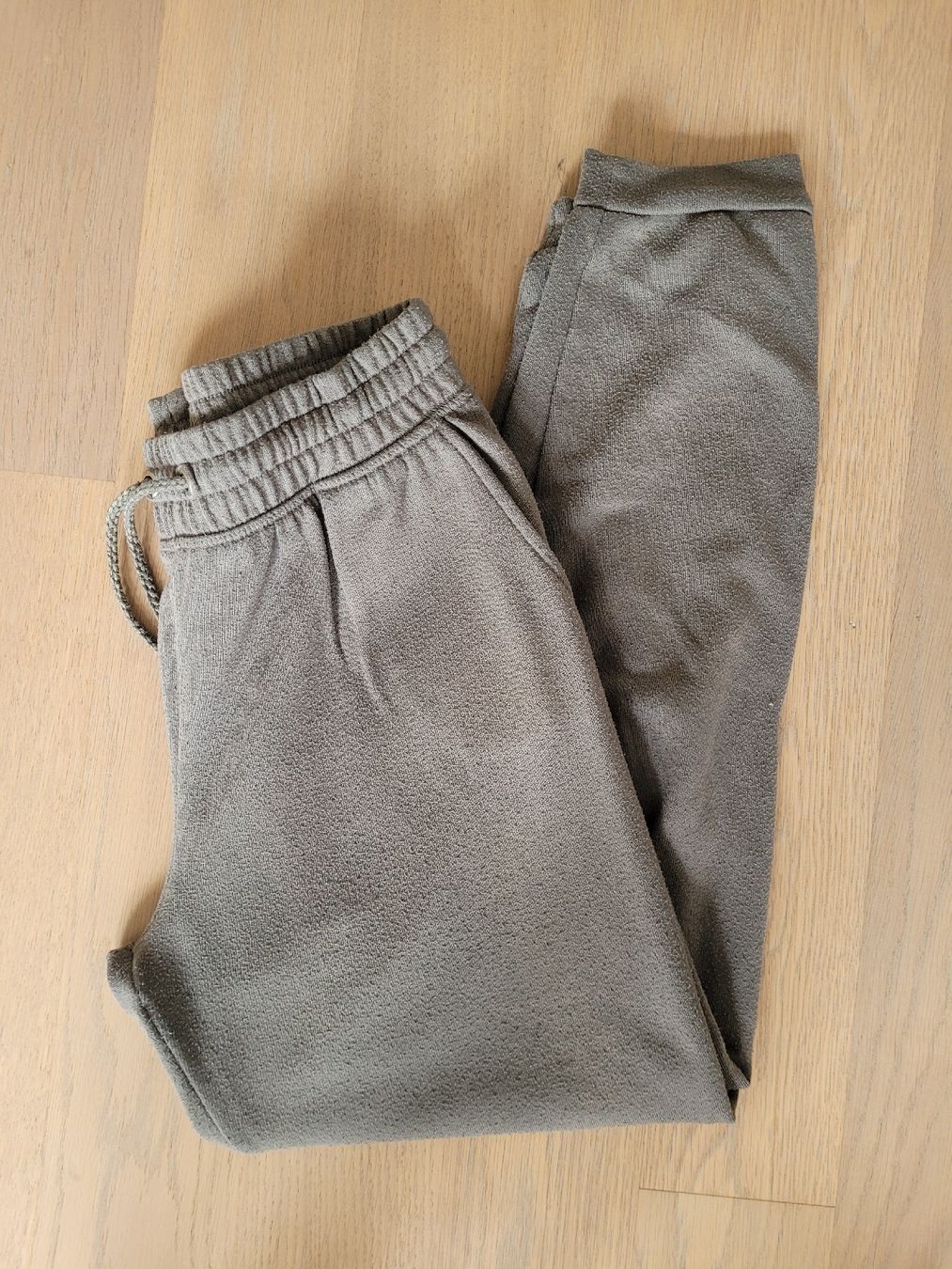 Hosen: Olive Jogginghose Gr. S – Gebraucht aus Zürich von cas_h8ty 2