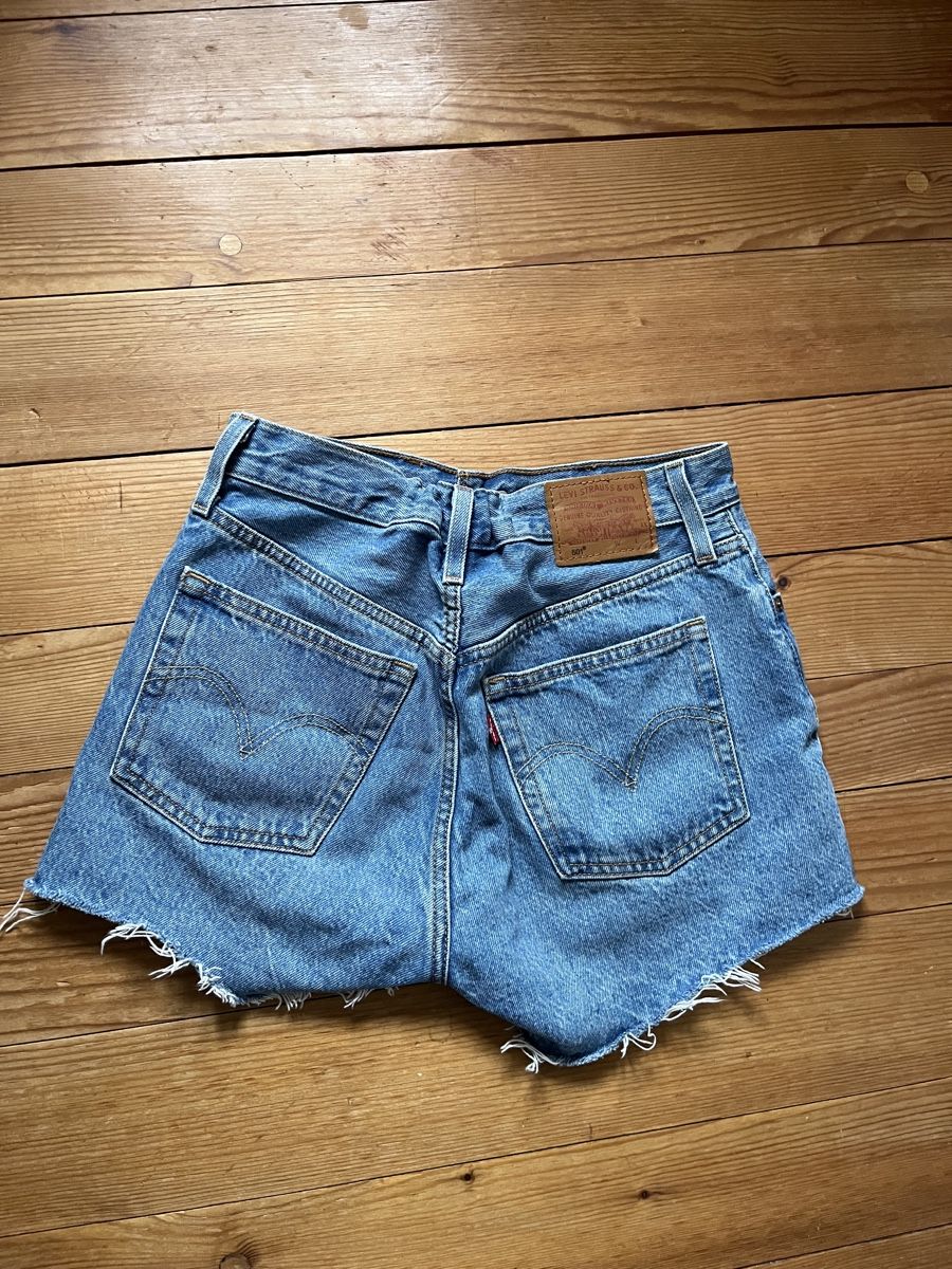 Levi's Jeans: Levi's Shorts – Usato da Winterthur venduto da Milly_z9 1