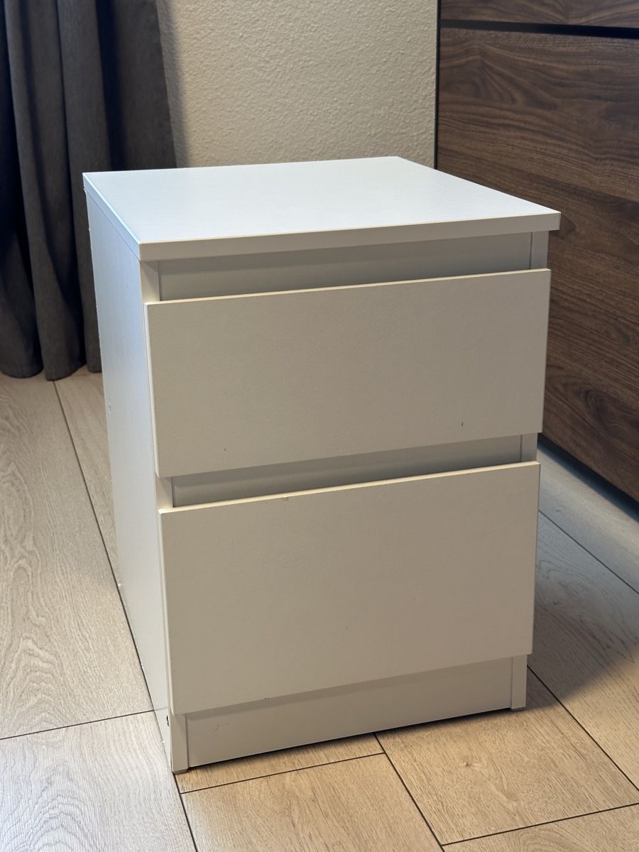 Ikea Comodini: Nachttisch mit zwei Schubladen, Weiss – Usato da Hinwil venduto da sin_9j5s