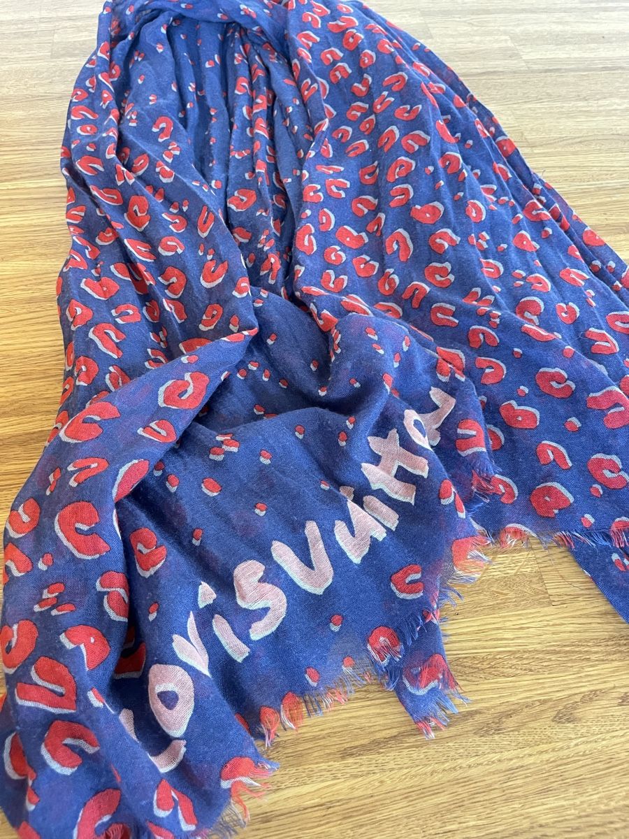 Louis Vuitton Foulard & Sciarpe: LOUIS VUITTON x STEPHEN SPROUSE Schal Leo – Usato da Küsnacht ZH venduto da madrilena77 2