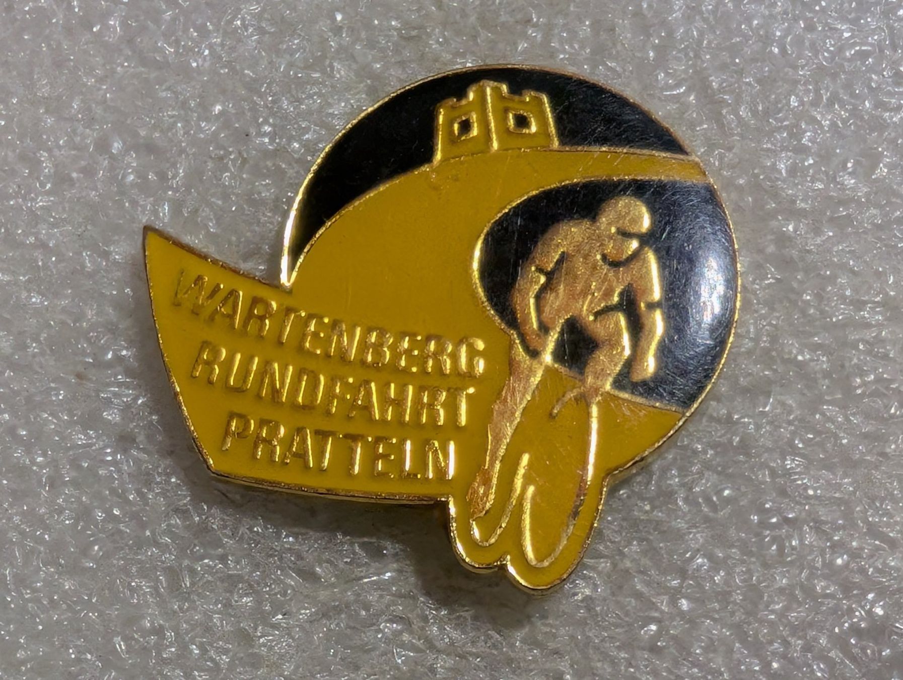 Plaquettes & Badges: Ansteckbutton 242: Rundfahrt Pratteln – D'occasion à Oppligen par Pin-Fall-Shop