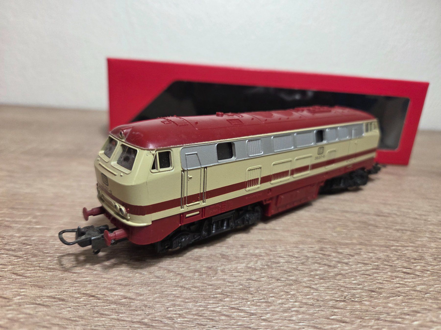 Lima Modellini di ferrovie: Lima Diesellok BR 218 DB H0 – Usato da St-Aubin-Sauges venduto da Lo_Go 2