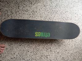 Skateboard Independent