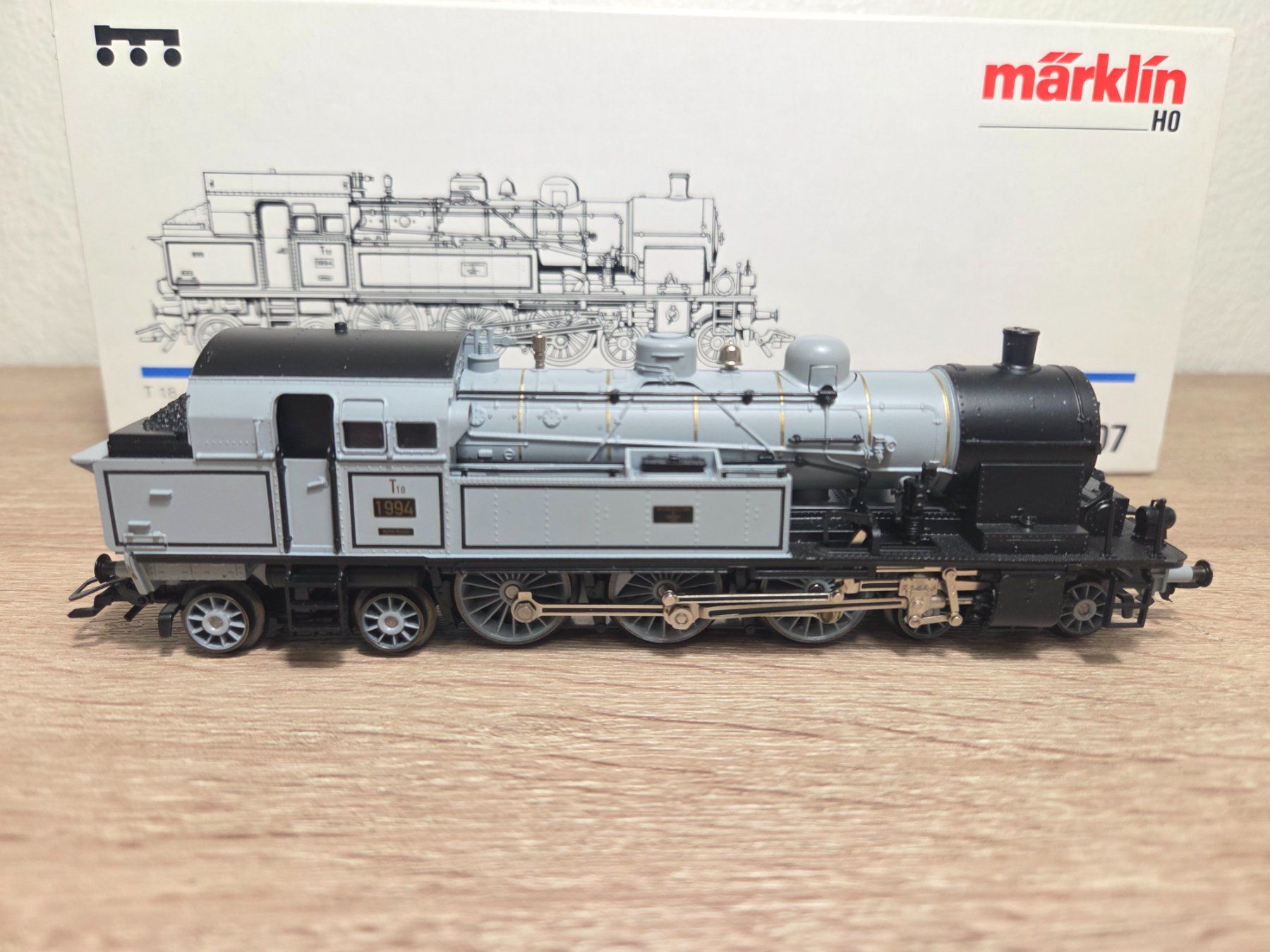 Märklin Modellini di ferrovie: Märklin 83307 Dampflok T 18 H0 – Nuovo e nell'imballaggio originale da St-Aubin-Sauges venduto da Lo_Go 1