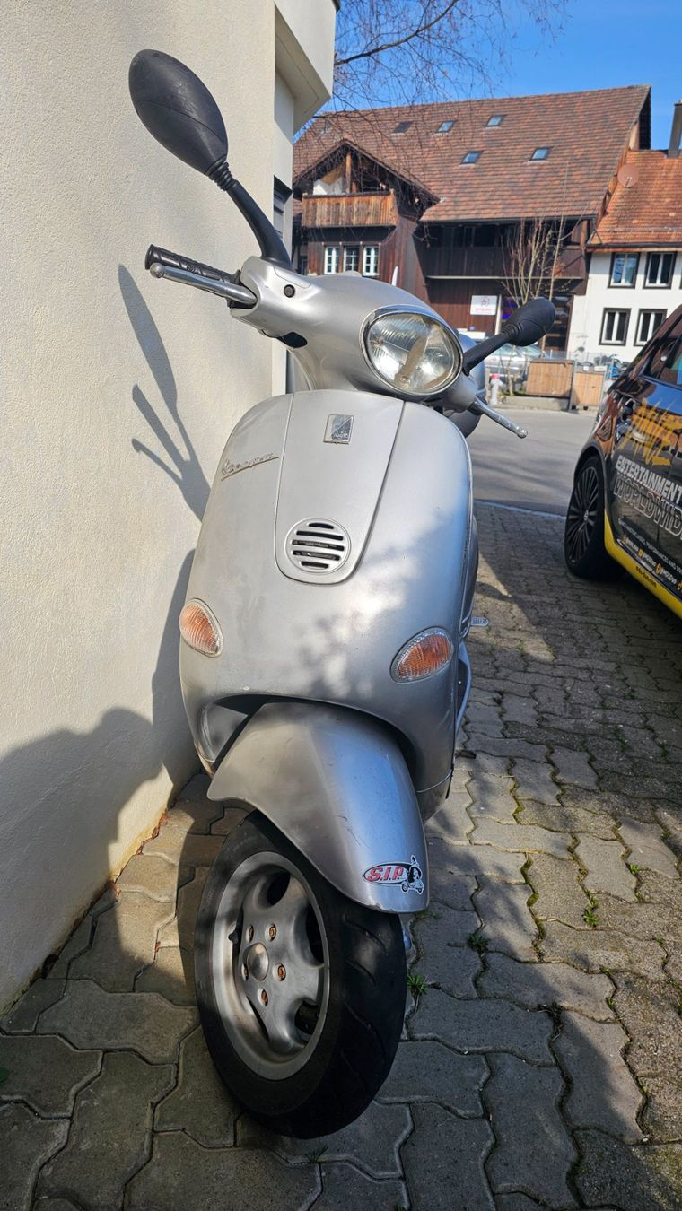 Piaggio Strada: Vespa Piaggo ET4 – Usato da Cham venduto da cgroove 1