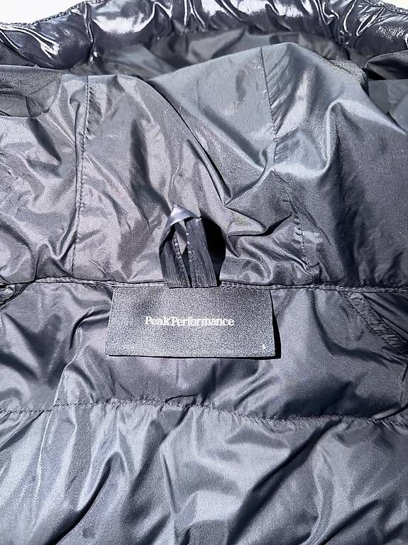 Jacken: Peak Performance Tomic Daunenjacke, Gr. S – Gebraucht aus Schaffhausen von mat_gw88 4
