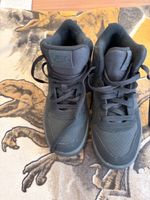 Nike Sneaker schwarz Grösse 37.5 guter Zustand