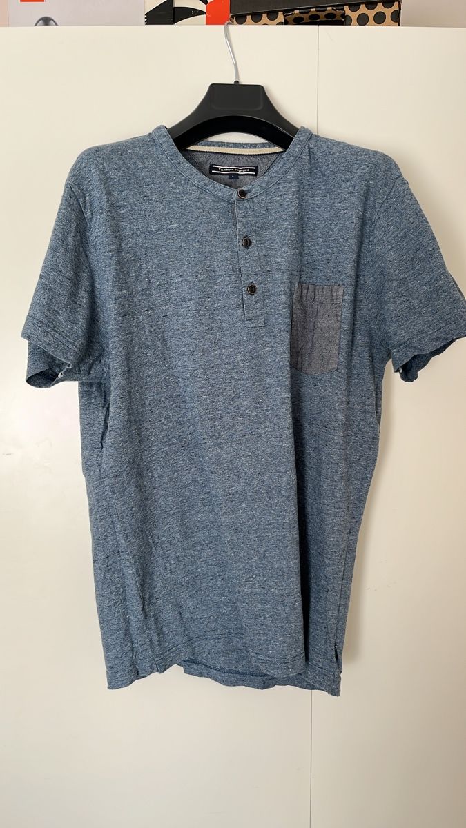 Tommy Hilfiger T-shirt: Tommy Hilfiger T Shirt – Usato da Bern venduto da Olblack