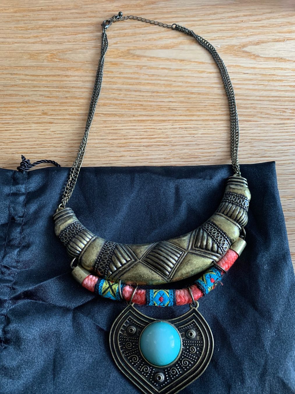 Catenine: Joli collier ethnique coloré – Usato da MEYRIN venduto da Gwendo10