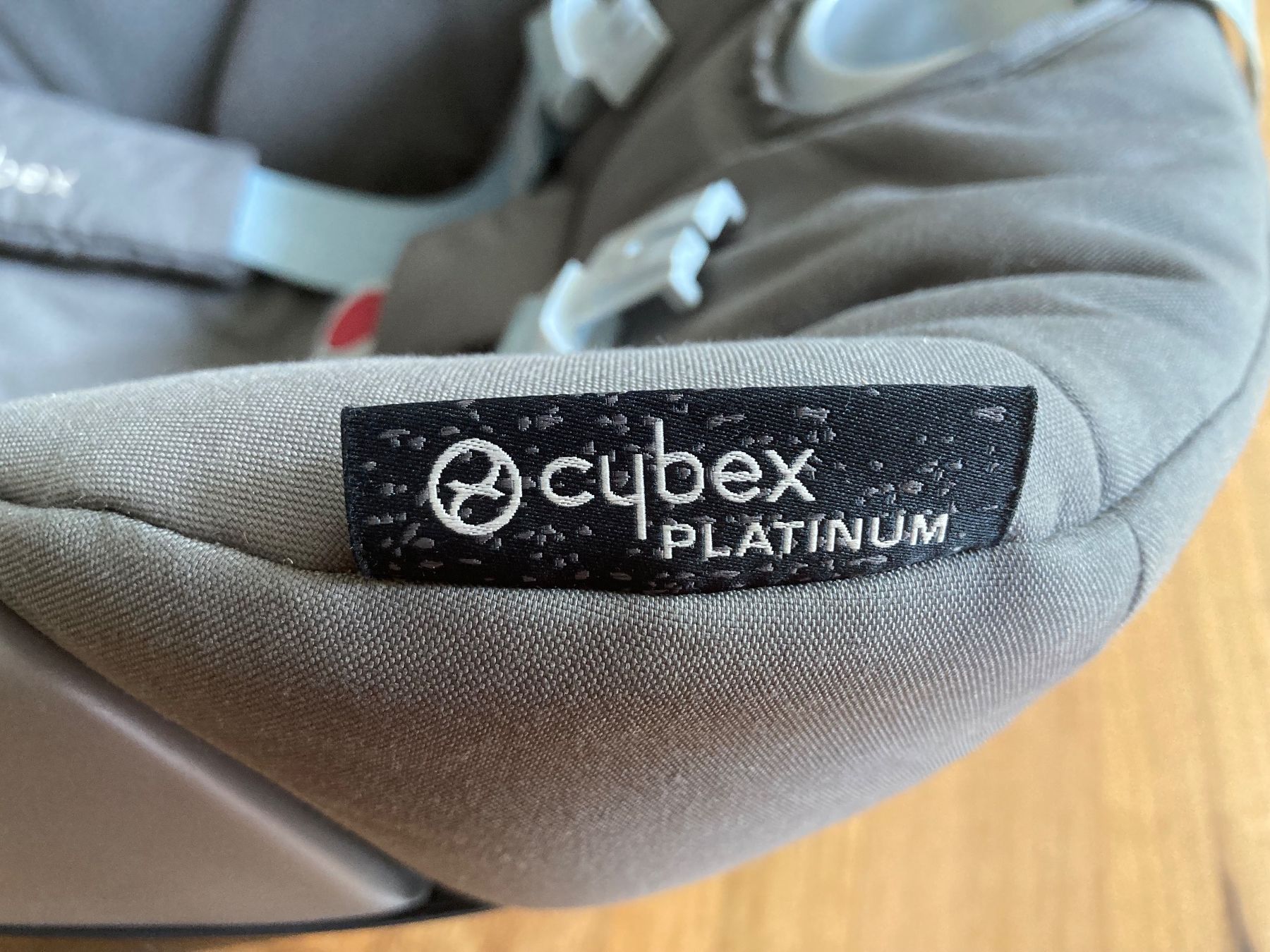 Cybex Sièges auto: Cybex Babyschale mit Isofix Station – D'occasion à Füllinsdorf par Midi-Marisa 2