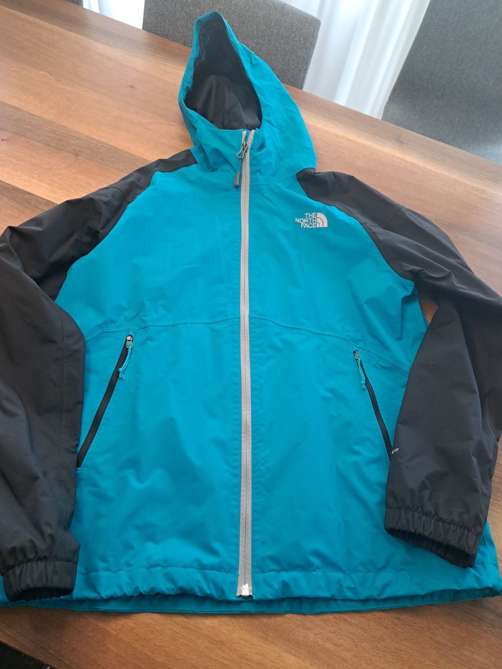 North Face Giacche: Wind und Regenjacke Gr. M – Usato da Baar venduto da Bruce37