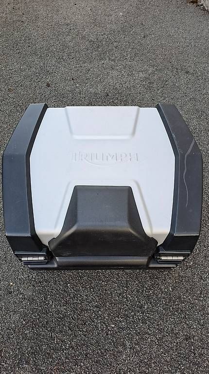 Triumph Topcase: Original Triumph Topcase – Usato da Holziken venduto da Taxiedi