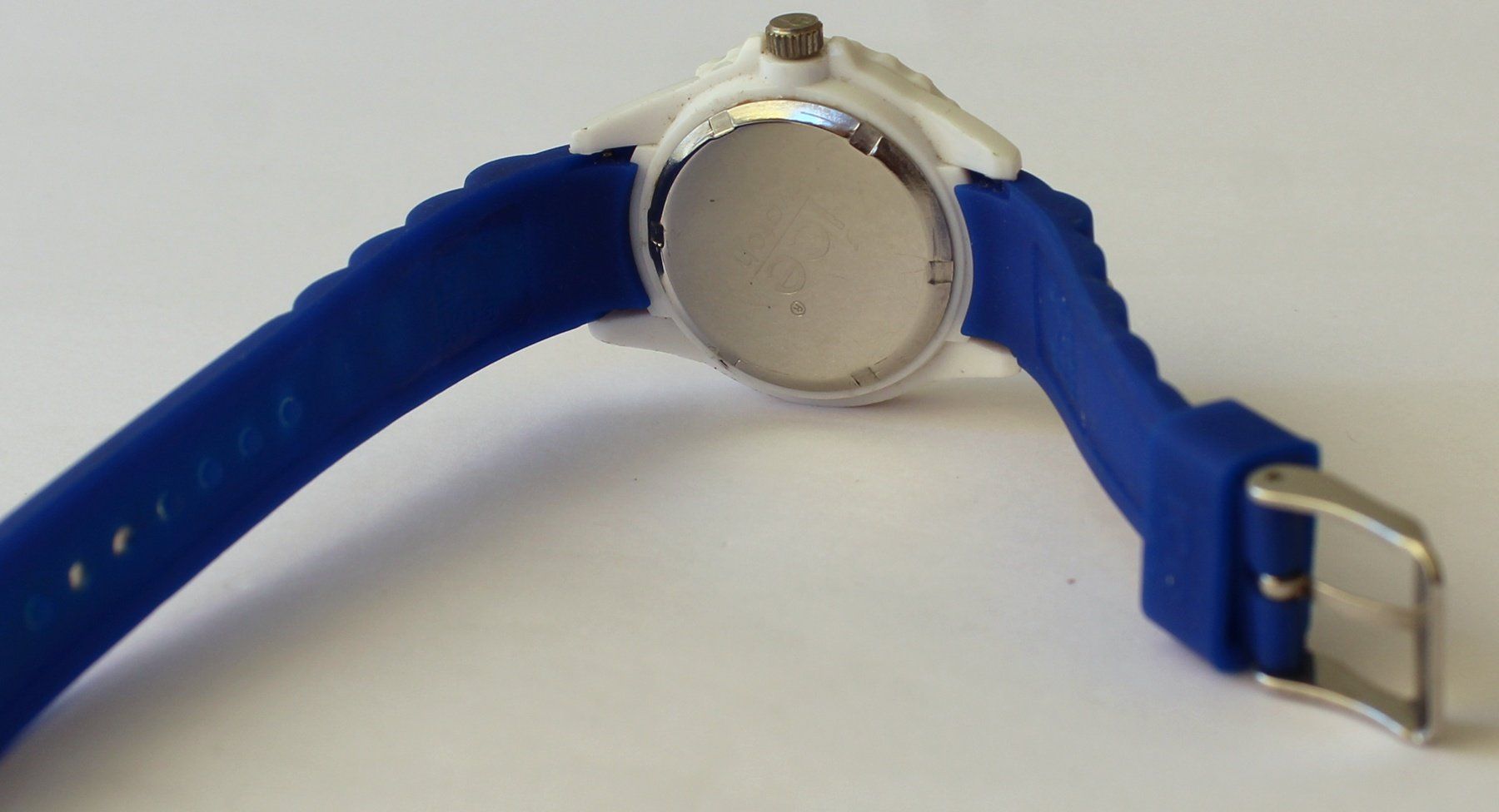 Ice watch Uhren: Ice Watch Damenuhr weiss blau Datumslupe – Gebraucht aus Zürich von Auctionata 2