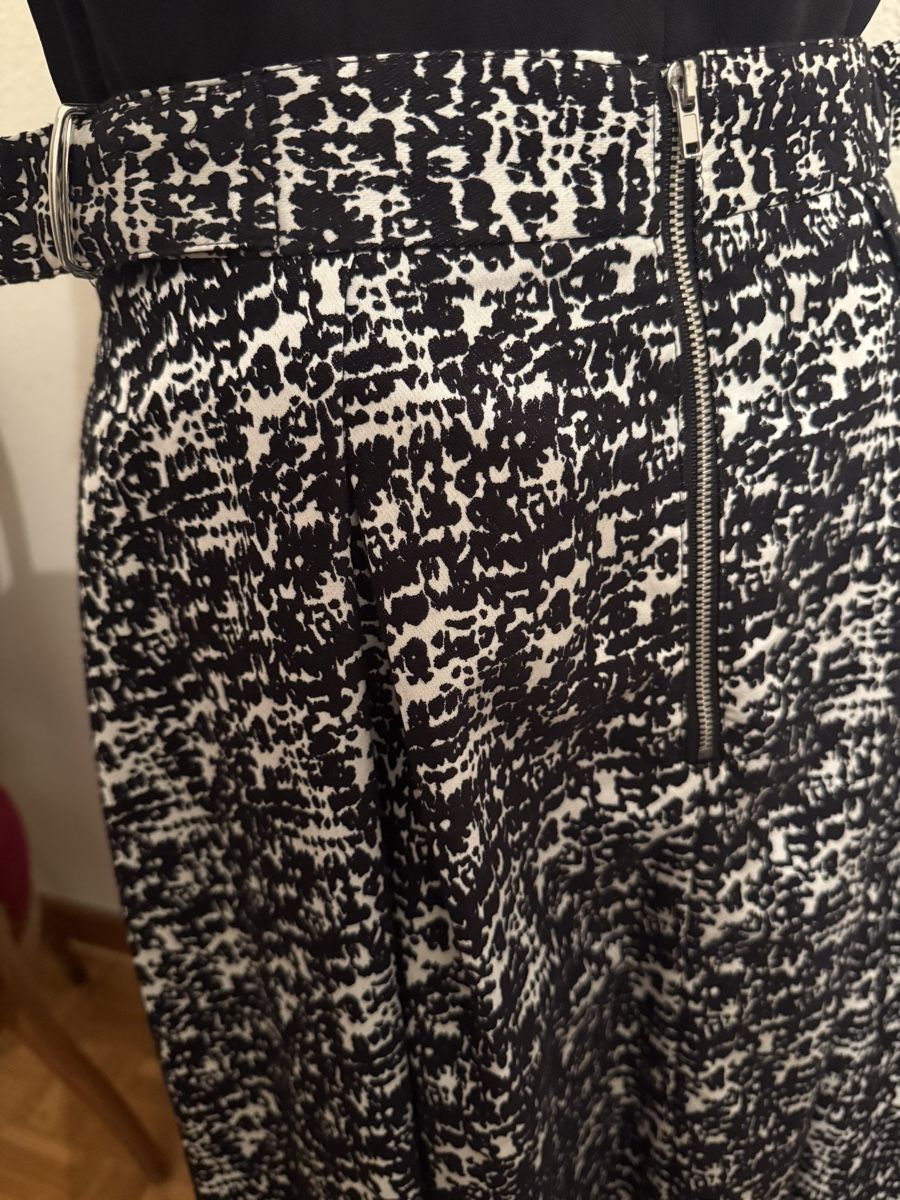 H&M Röcke: Jupe H&M – Neu (gemäss Beschreibung) aus Neuchâtel von ass_gdc7 4