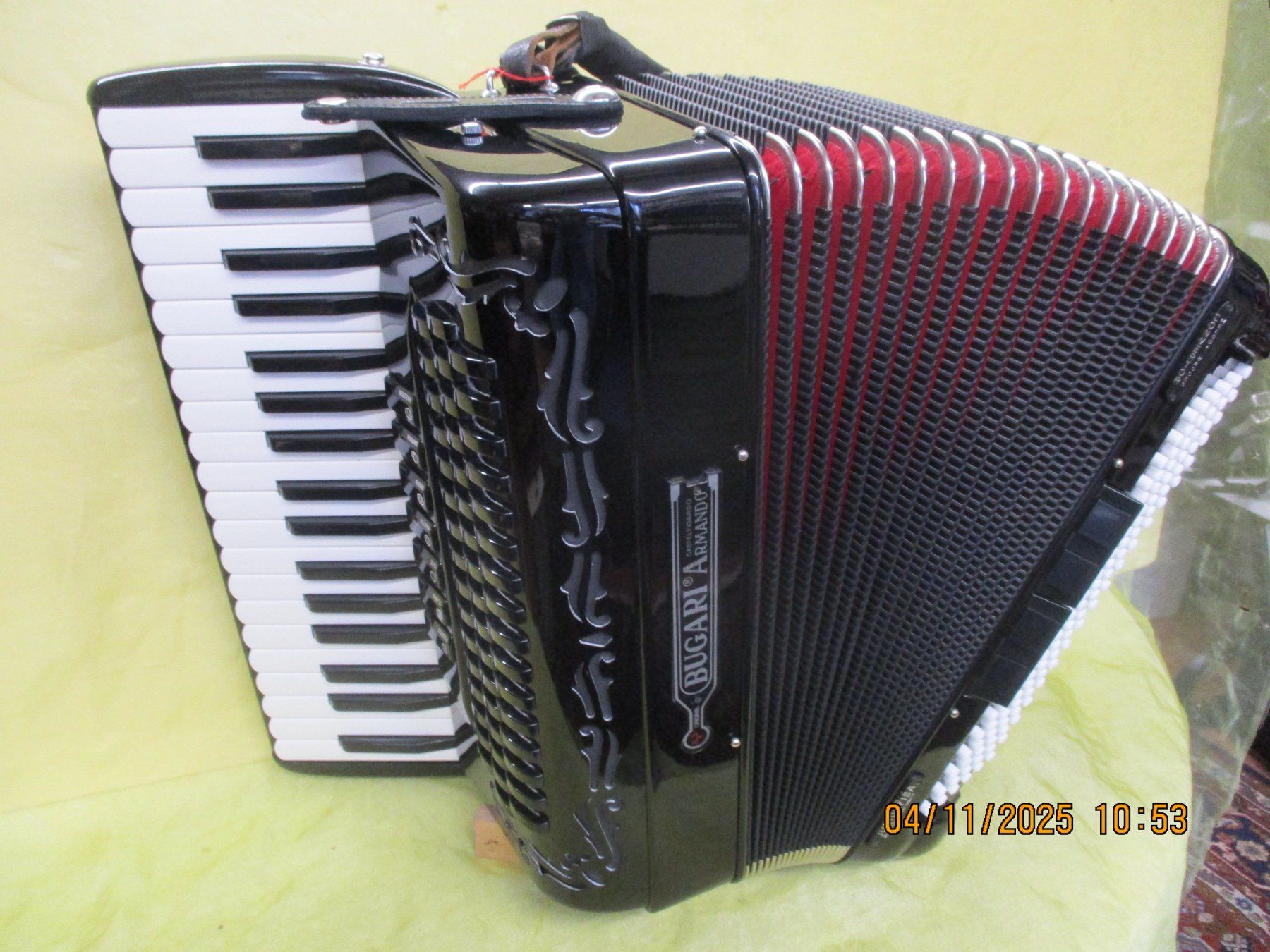 Strumenti musicali: Akkordeon Bugari  Konverter 130/J/C Juniorfisa – Usato da Jegenstorf venduto da Oktavio 2