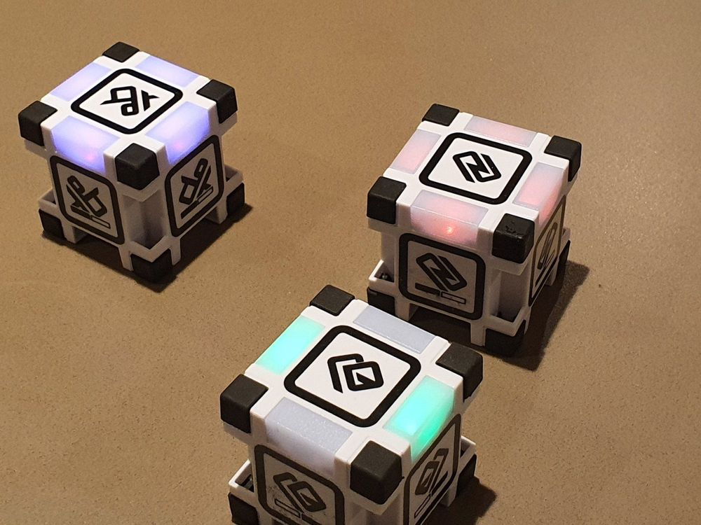 Cozmo sales cubes kaufen