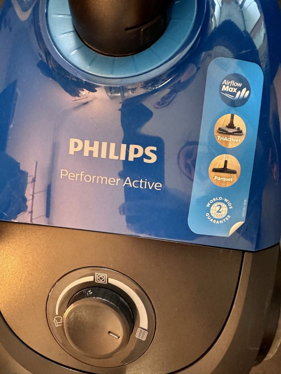 Philips Aspirateurs & Accessoires: Philips Performer Active Staubsauger  – D'occasion à Niederwangen BE par Schatam 1