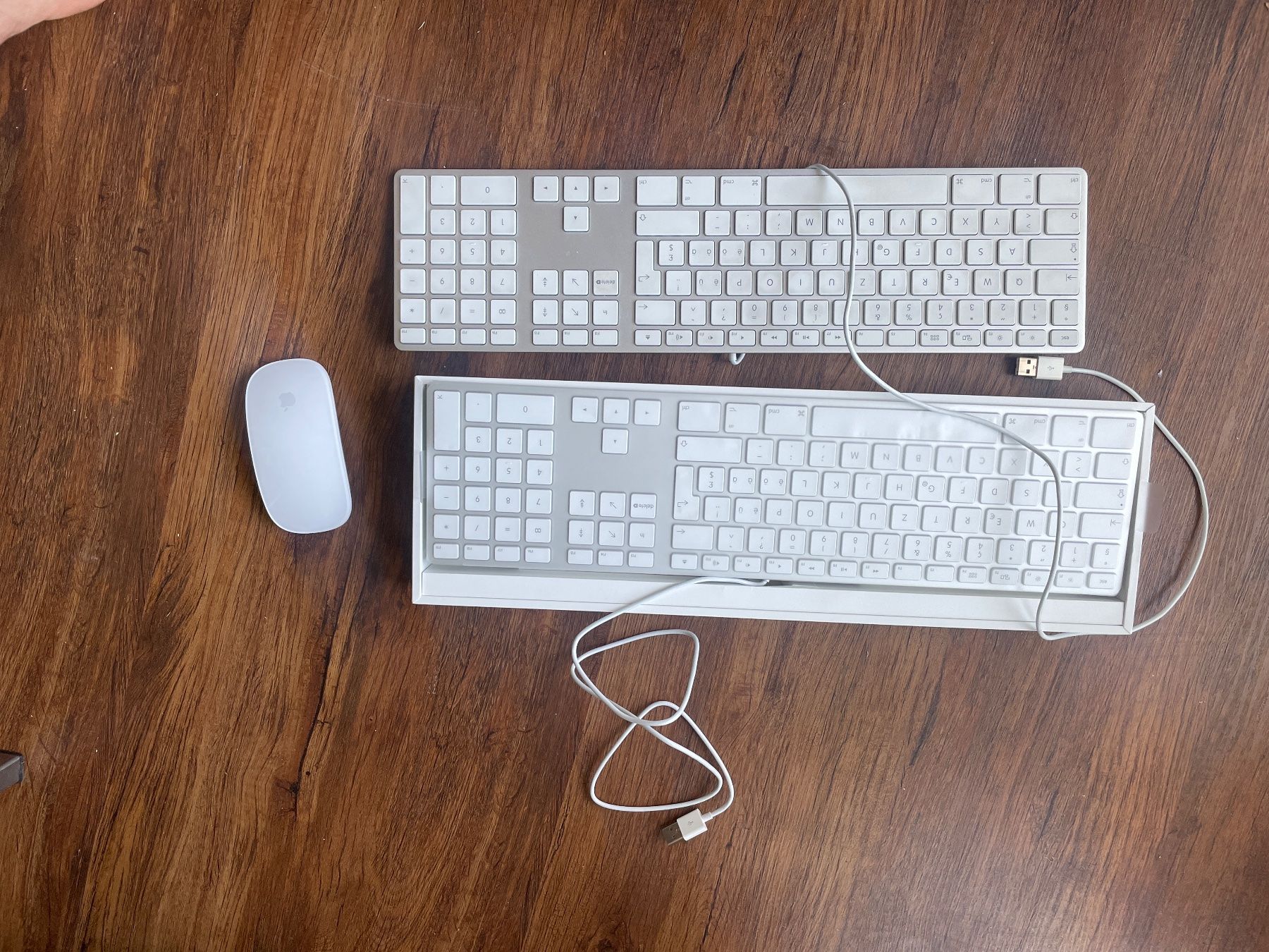 Apple Tastiere: 2Apple Tastaturen und Magic Mouse – Usato da Maur venduto da Ralu2