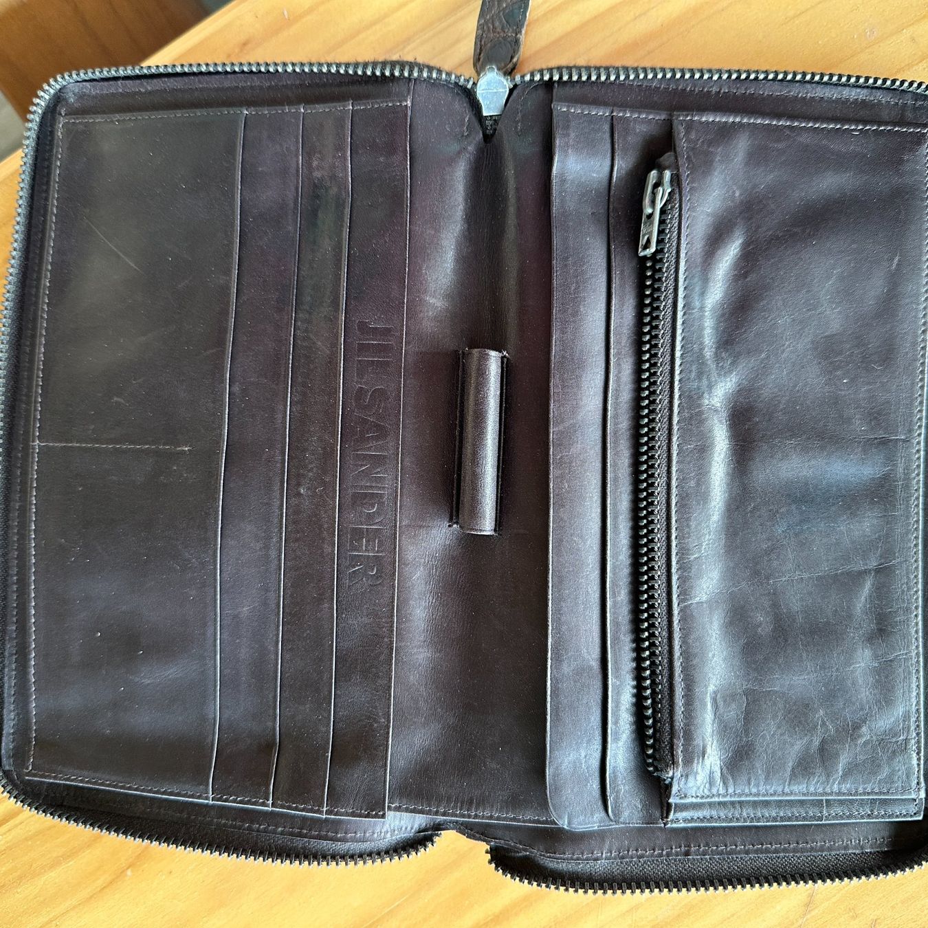 Jil Sander Portamonete: Brieftasche Leder Dunkelbraun von JIL SANDER – Usato da Tägertschi venduto da TheChange 1