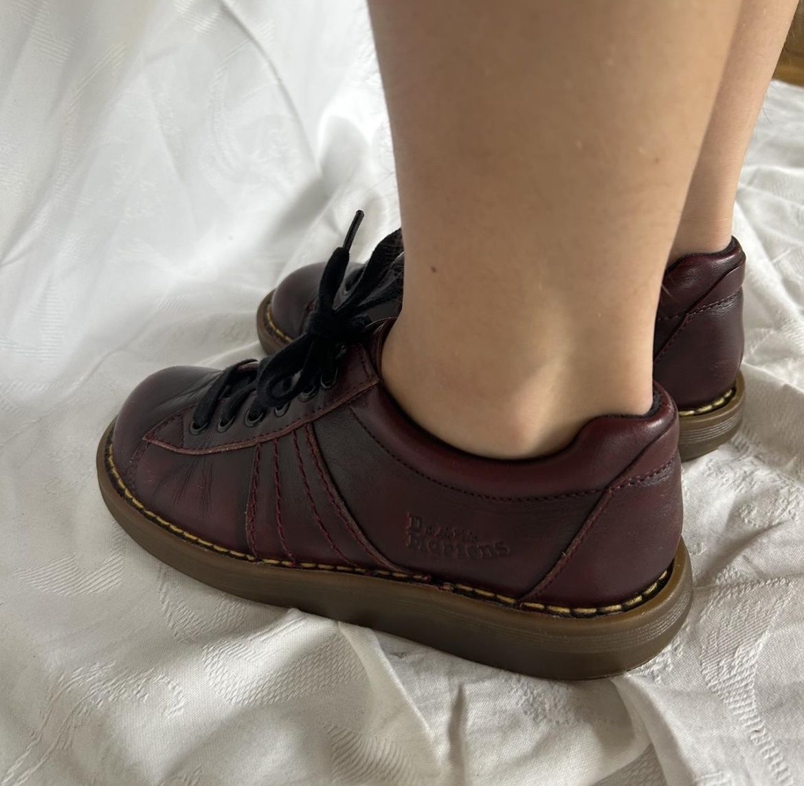 Dr. Martens Scarpe da donna: Burgundy Dr Martens – Usato da Pully venduto da car_rwv6 1
