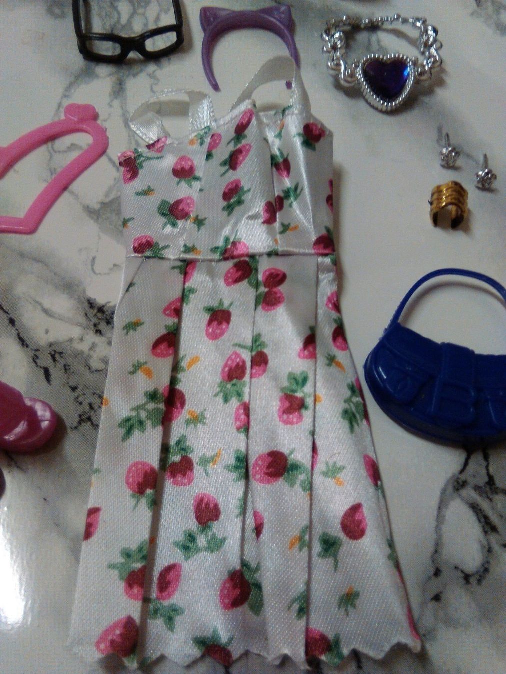 Bambole: BARBIE KLEID ;WEISS;MIT ACCESSORIES – Nuovo (secondo la descrizione) da Basel venduto da bijoutrie_4 4