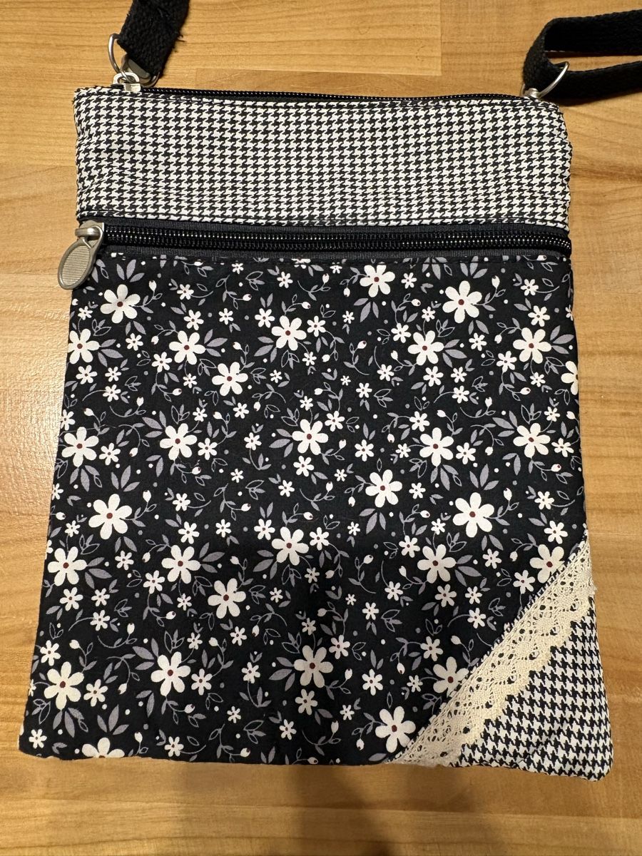 Borse da donna: Stoff Tasche / Umhängetasche – Nuovo (secondo la descrizione) da Rümlang venduto da euqinom16 1