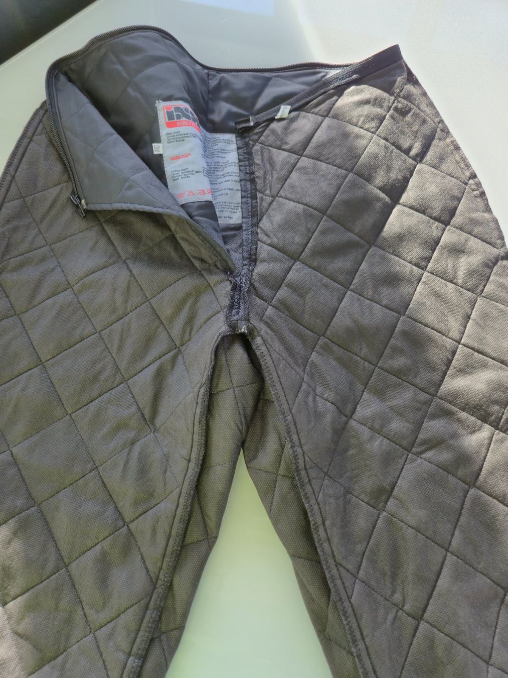 IXS Lotti di vestiti: IXS Motorradjacke, und Hose Top Zustand Neuwertig – Usato da Ballwil venduto da Silverjet 2