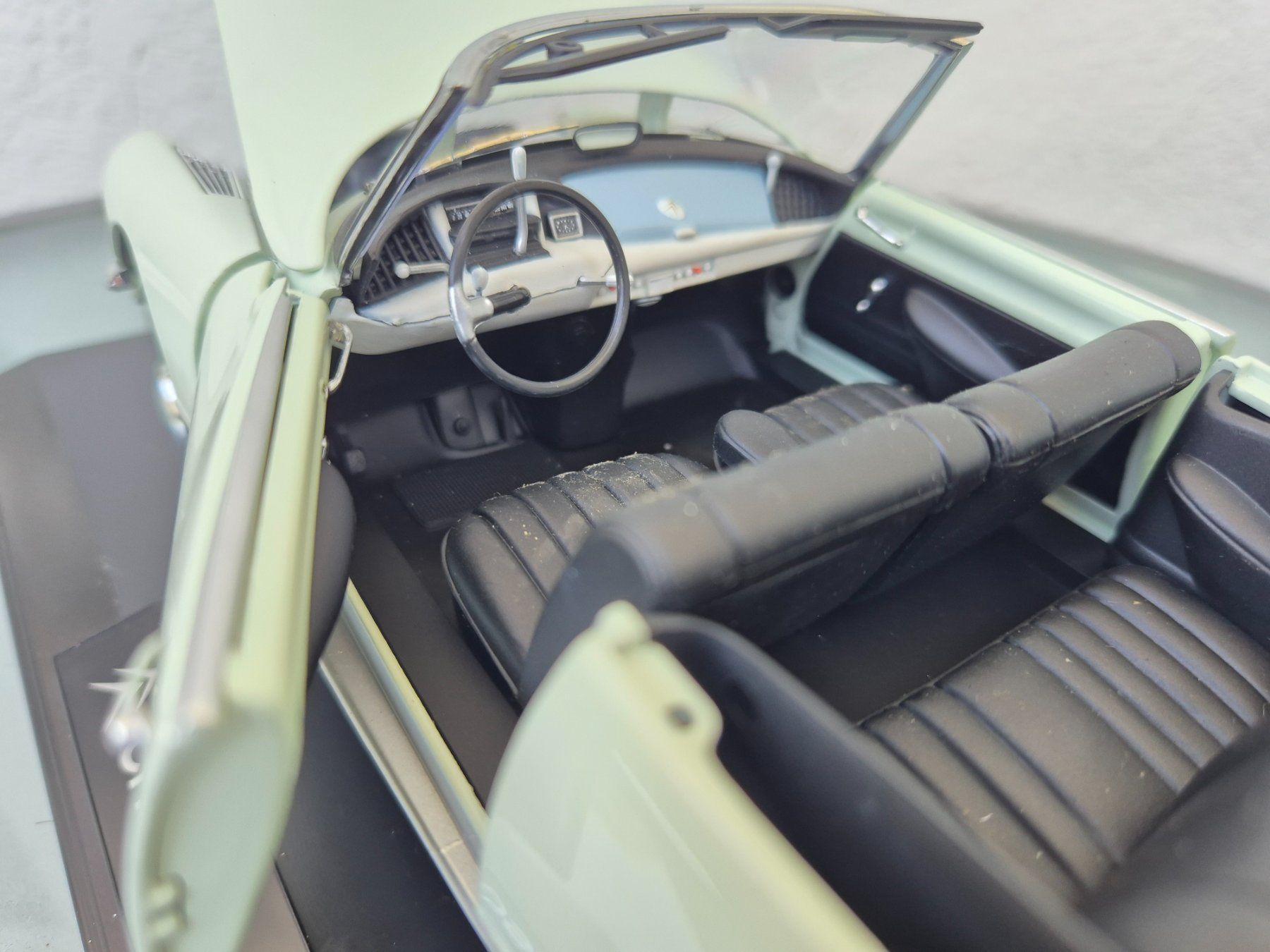 Citroën Modellini d'auto: Citroen DS Cabriolet von Norev 1:18 – Nuovo (secondo la descrizione) da Oberbuchsiten venduto da laffite54 1