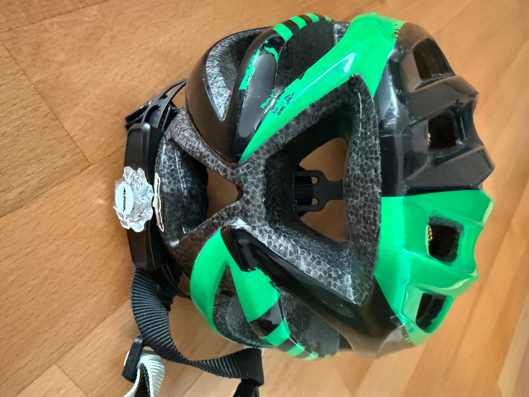 Caschi: Velohelm ALPINA – Usato da Hombrechtikon venduto da Uptowns 3
