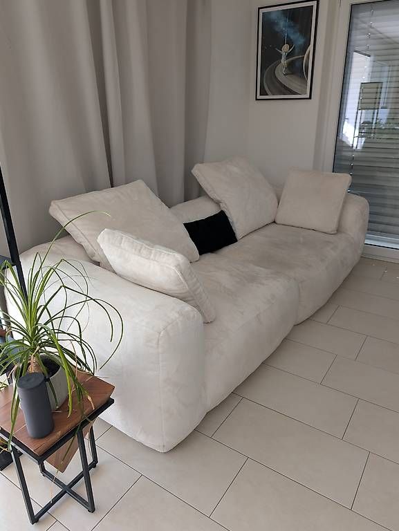 Divani: Grosses Flauschiges Sofa – Usato da Schwarzenbach SG venduto da noa_5hbp 4
