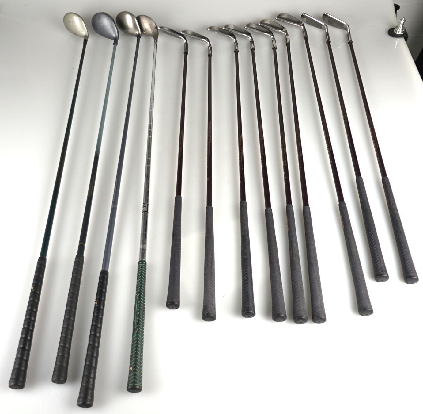 Mazze & Set: Golftasche mit Schläger und Zubehör – Usato da Volketswil venduto da brockipfannenstil 5