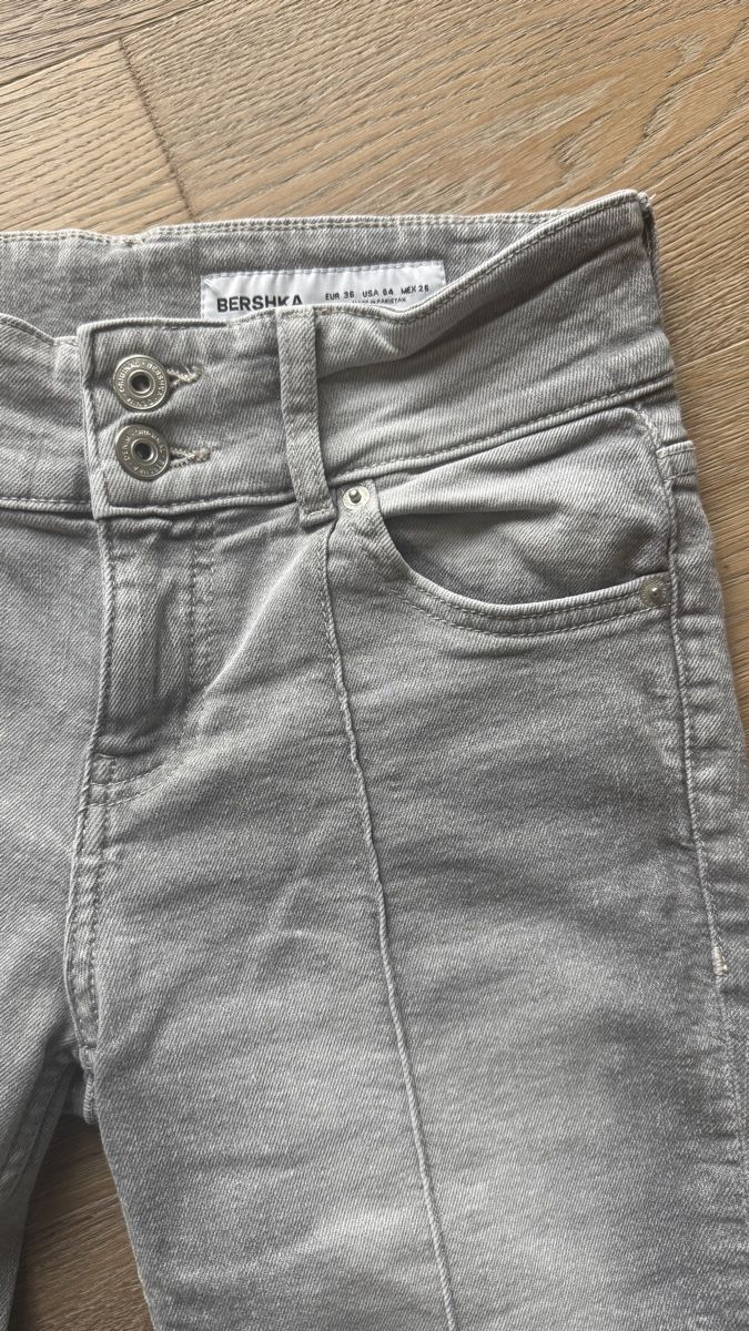 Bershka Jeans: Bershka Jeans – Nuovo (secondo la descrizione) da Hünenberg See venduto da Schulers 1