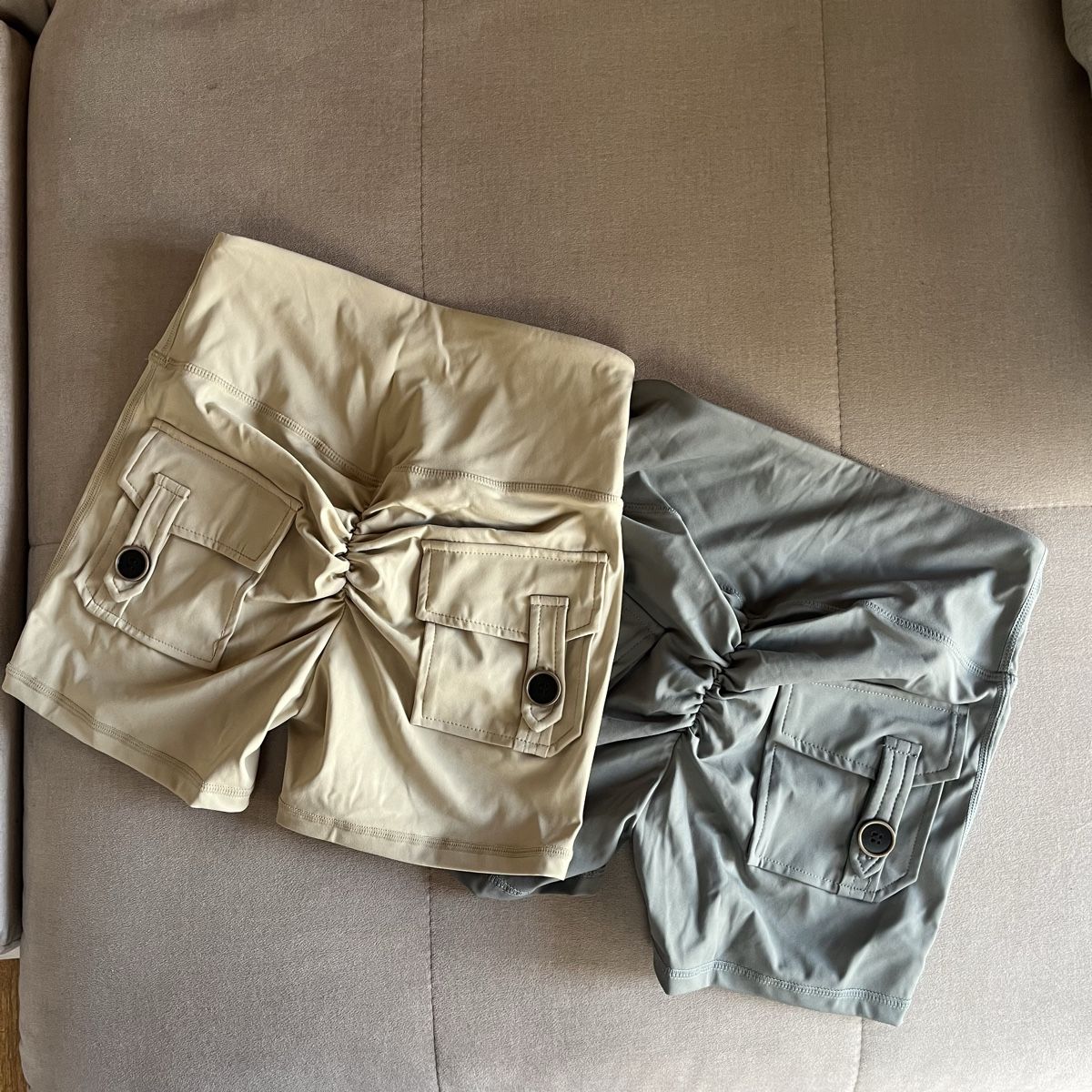 Pantaloni: 2 kurze Push-up Hosen – Nuovo (secondo la descrizione) da Cunter venduto da tiramisuuu_ 1
