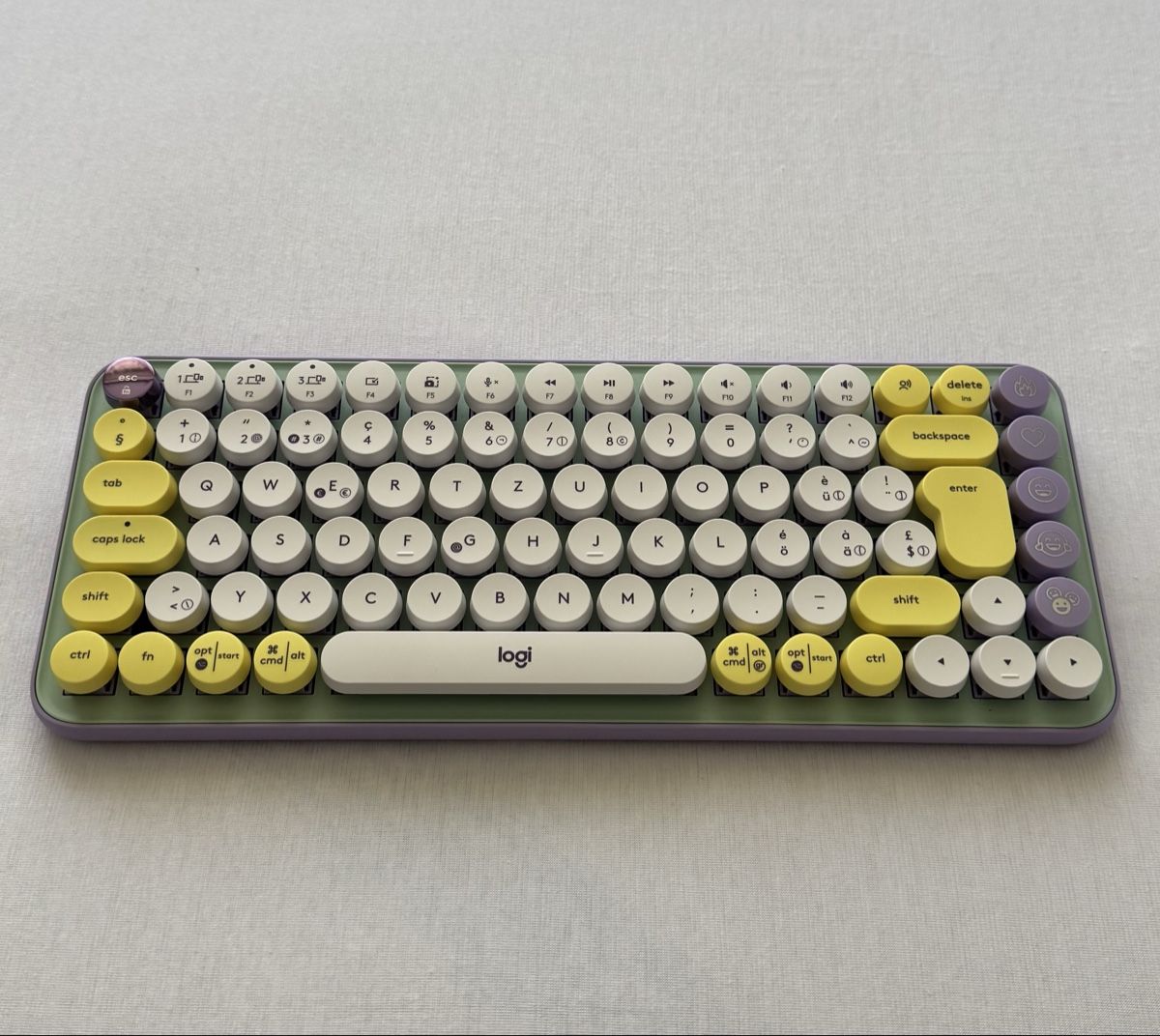 Logitech Tastaturen: Logitech POP Keys – Neu (gemäss Beschreibung) aus Cham von valeria.x
