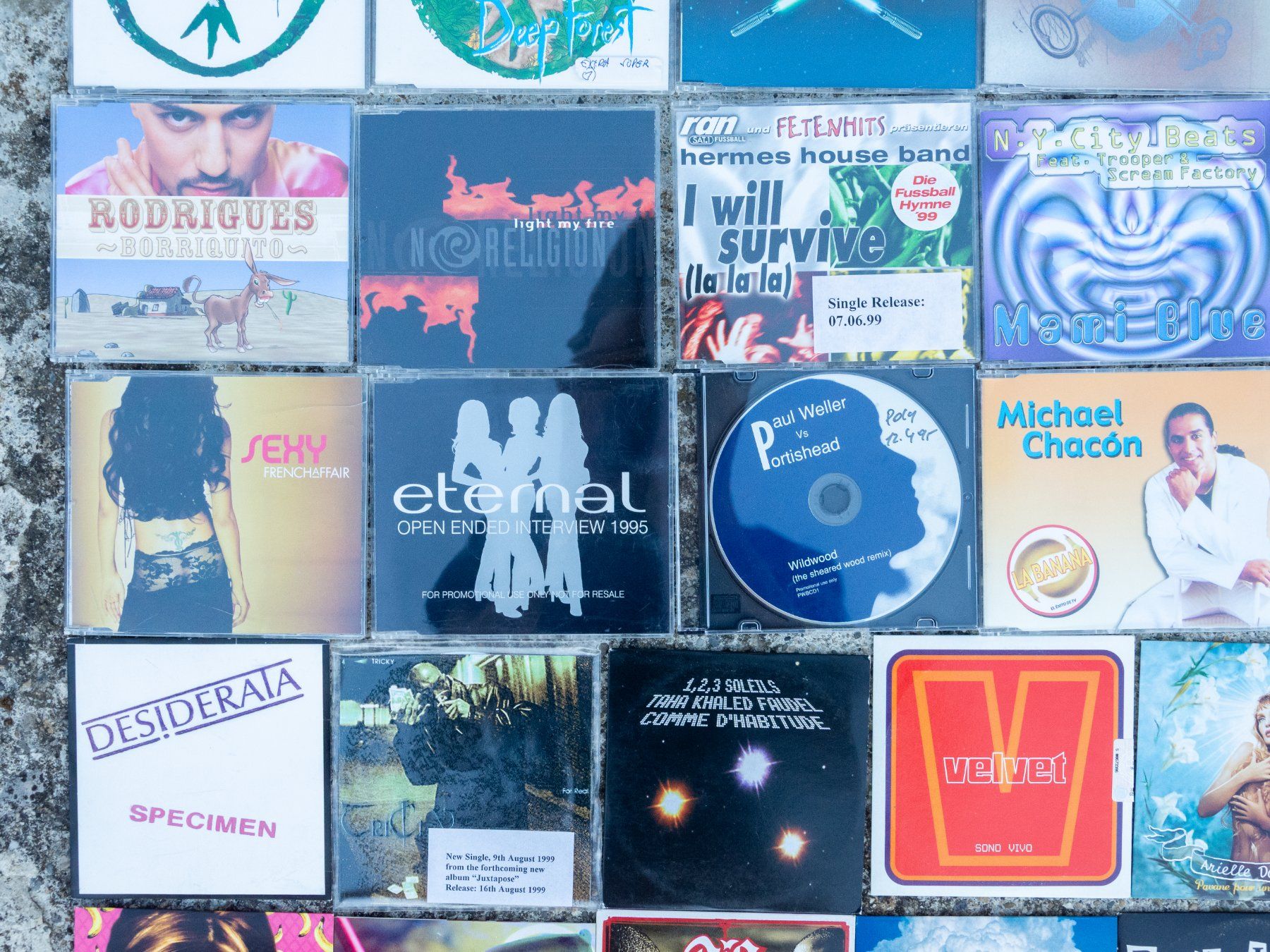 CDs: Lot 100 CDs singles – Gebraucht aus Belmont-sur-Yverdon von ag97 4