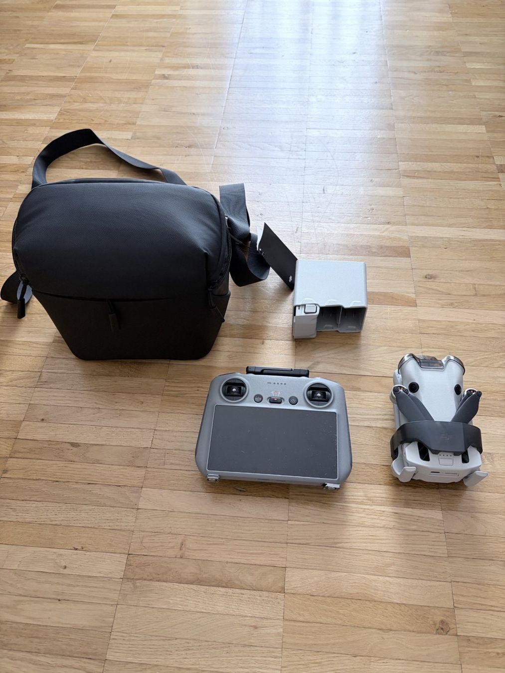 DJI Modellismo RC: DJI Mini 4 Pro Fly More neuwertig! – Usato da Wallisellen venduto da BlackWhite