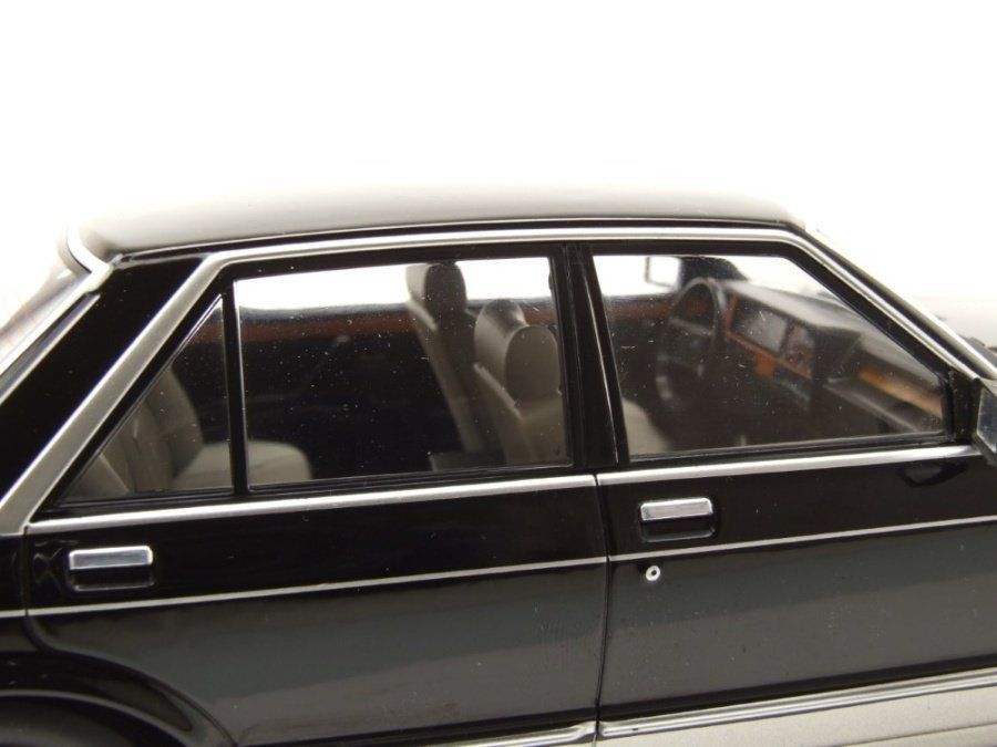 Ford Modellini d'auto: Ford Granada MK II 2.8 Injection Phase II 1981-1985 schwarz – Nuovo e nell'imballaggio originale da Gerlafingen venduto da espero88 6