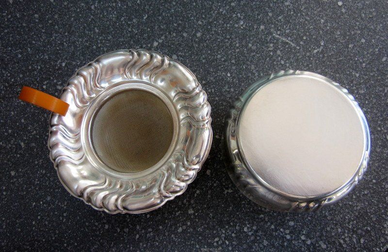 Küchengeräte: Teesieb 2-Teilig, Schale Teesieb mit Bakelitgriff – Gebraucht aus Bischofszell von raika 7