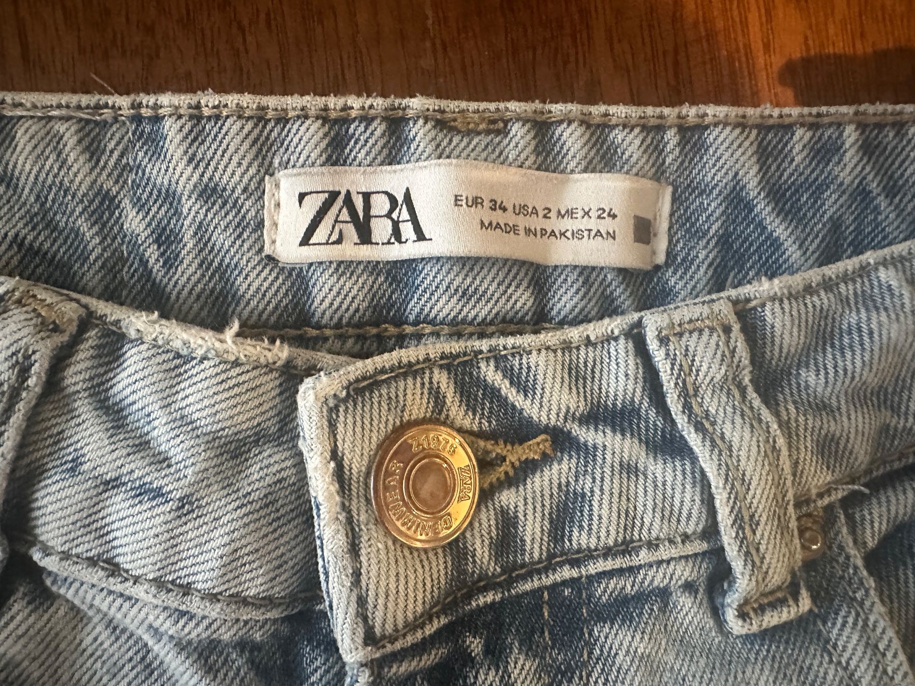 Zara Jeans: Zara Jenas EUR 34 – Gebraucht aus Heerbrugg von cheedsk 3