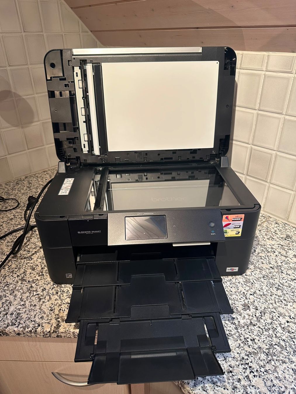 Brother Stampanti: Brother MFC-J5620DW A3 Multifunktionsdrucker WLAN – Usato da Koppigen venduto da mrs_5gyj 4