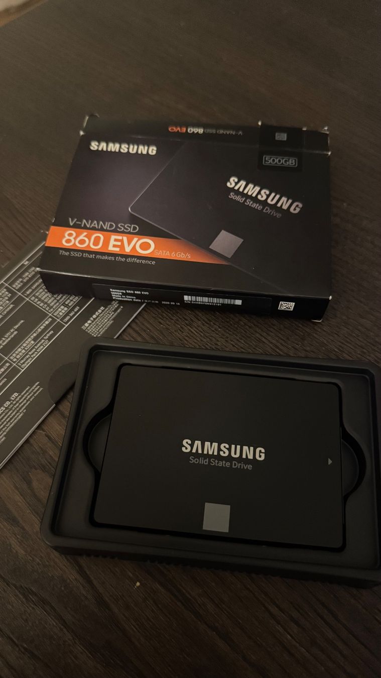 Samsung Dischi rigidi: Samsung SSD 860 EVO 500GB – Usato da Zürich venduto da Tonberry
